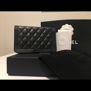🔵on hold🔵 Chanel Boy WOC in holoblack chain